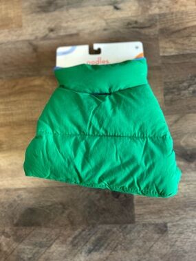 New with tags Oodles Green Puffer Dog Vest - Lightweight Warmth Sz S 10-18 lb
